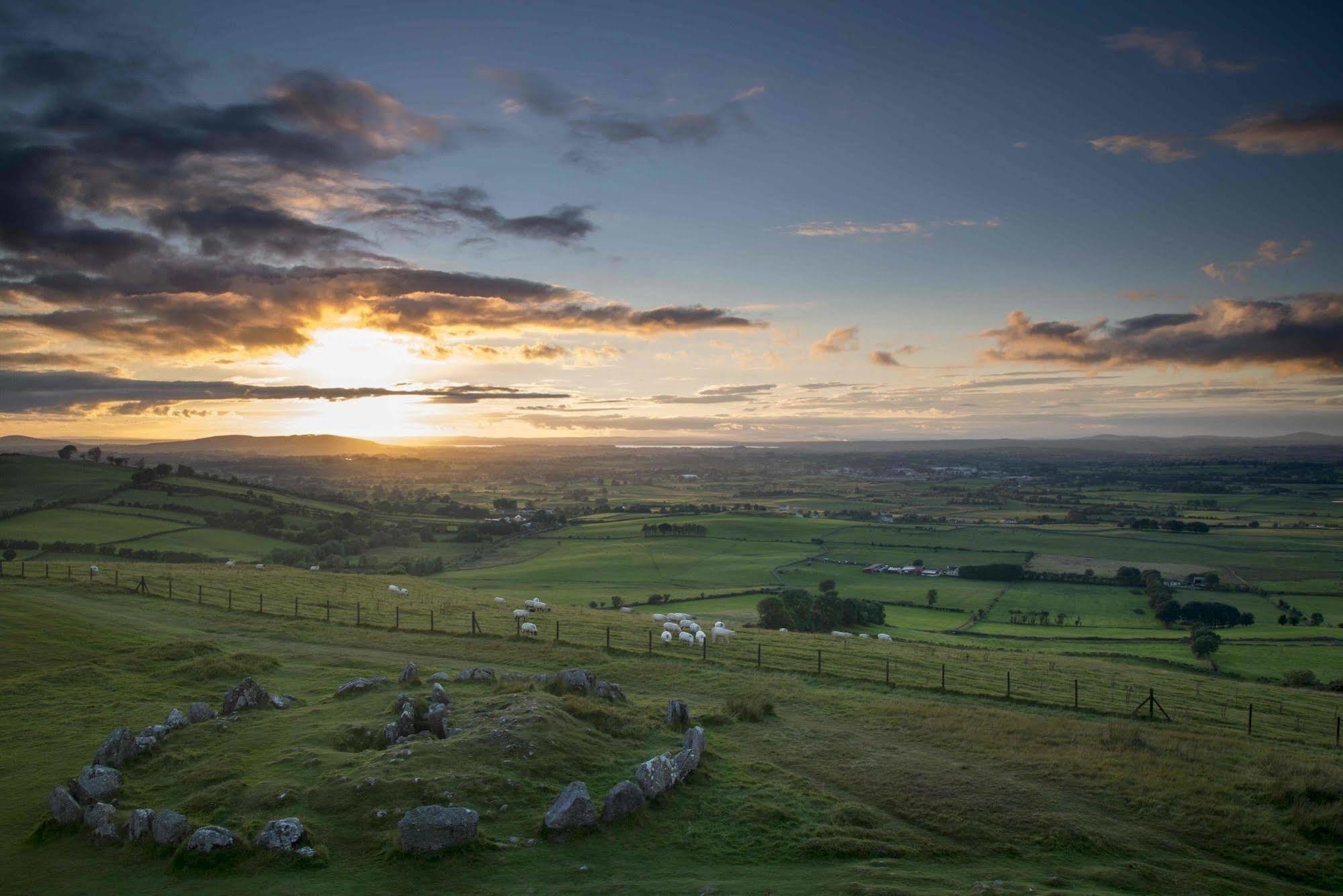 Loughcrew Megalithic Hostel Millbrook Exterior photo